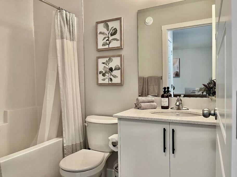 Edith Green Duplex YYC 외부 사진