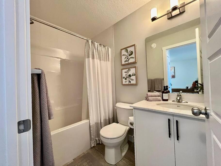 Edith Green Duplex YYC 외부 사진