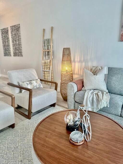 Edith Green Duplex YYC 외부 사진
